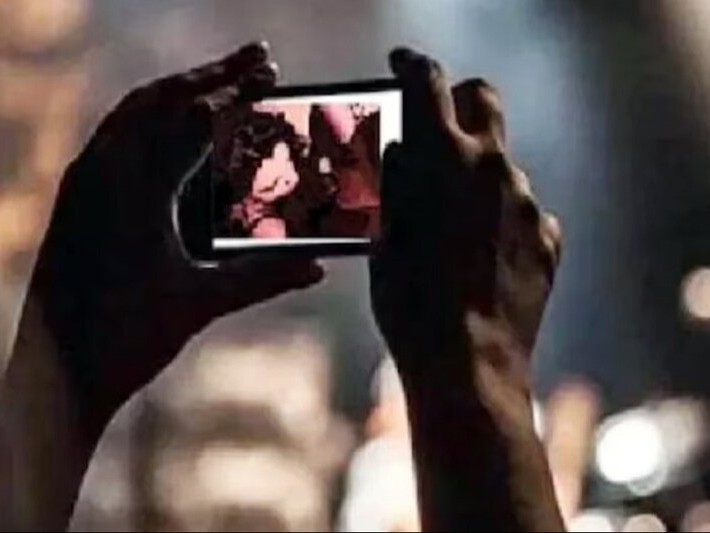 युवक ने नाबालिग लड़की की एआई जनरेटेड अश्लील फोटो और वीडियो बनाकर व्हाट्सएप ग्रुप में वायरल कर दिया। - Dainik Bhaskar