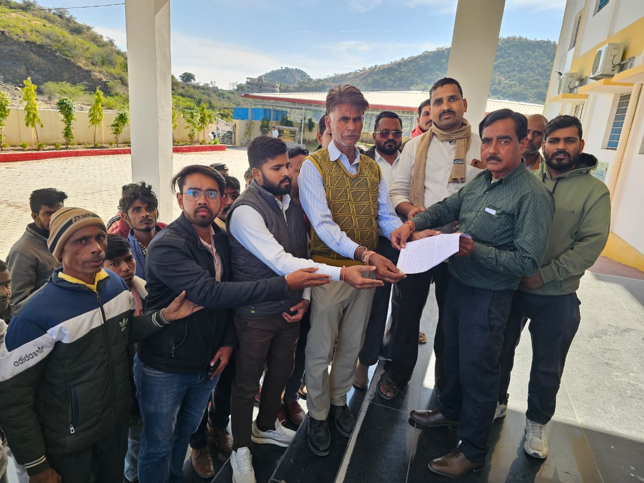 घटना के बाद मेघवाल समाज के लोगो ने उपखण्ड अधिकारी के नाम खमनोर तहसीलदार को ज्ञापन सौंपकर आरोपी के खिलाफ कड़ी कार्रवाई की मांग की।