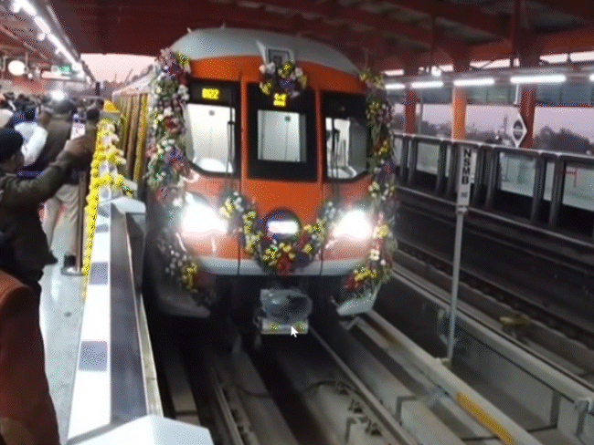 भोपाल में 20 दिसंबर से मेट्रो का उद्घाटन और 21 दिसंबर को कमर्शियन रन शुरू हो चुका है।