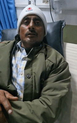 पीड़ित राजू ने परिजनों को बताया- पुलिस ने मेरे पैरों में डंडों से मार लगाई।