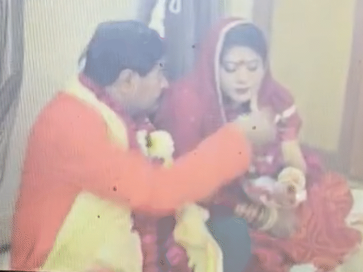 दीपक जोशी ने शिखा जोशी से भी शादी की थी।