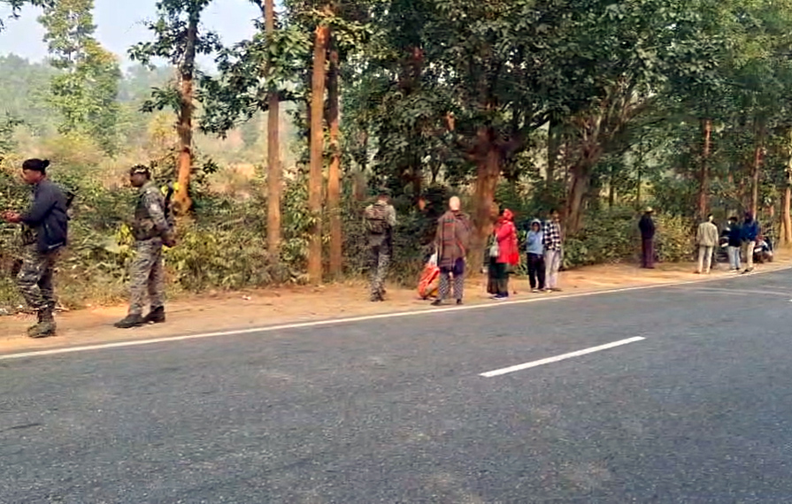 लातेहार में 19 दिनों से लापता युवक का शव बरामद:  NH-39 किनारे ट्रेंच से मिली लाश, परिजनों ने पुलिस पर लगाया लापरवाही का आरोप – latehar News