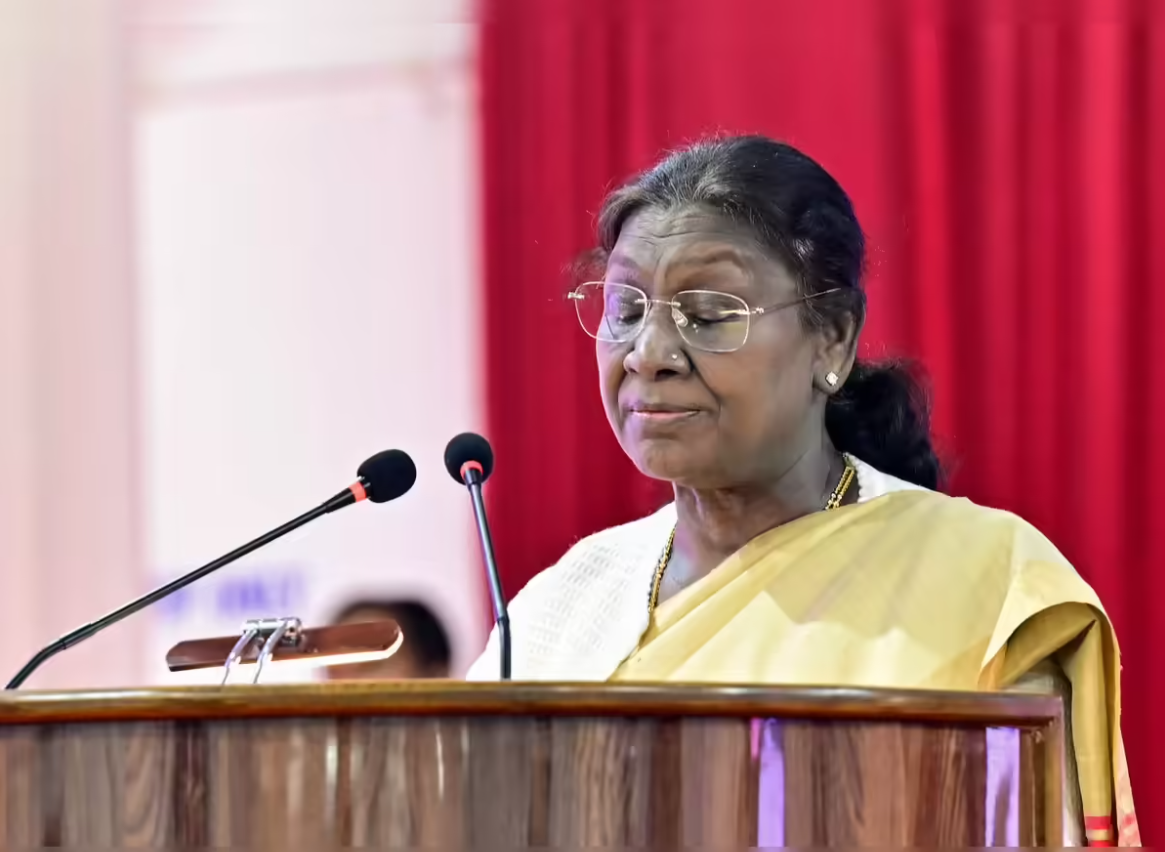 साल 2005 में मनरेगा योजना शुरू की गई थी।