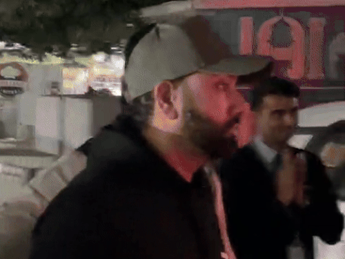 रोहित शर्मा साेमवार रात जयपुर पहुंचे। उनकी फ्लाइट डिले होने के कारण वे रात 11:30 बजे पहुंचे। इन्हें 10 बजे पहुंचना था। - Dainik Bhaskar