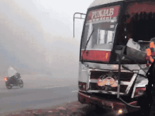 जालंधर में सोमवार को रोडवेज बस और प्राइवेट बस में टक्कर हो गई थी।