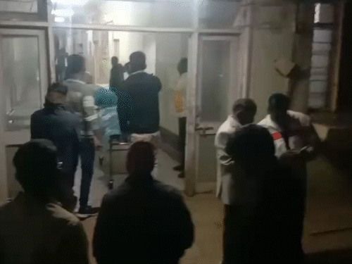 हादसे के बाद अस्पताल लाए, परिजनों में अफरा-तफरी