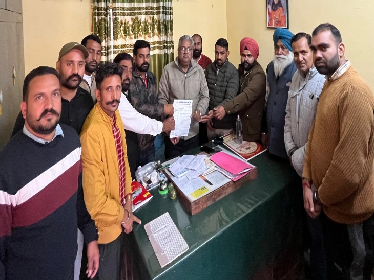 बच्चों को जबरन सेंटा क्लॉज बनाने के संबंध में भारत-तिब्बत सहयोग मंच ने 22 दिसंबर को अतिरिक्त जिला शिक्षा अधिकारी (ADEO) को शिकायत दी थी।