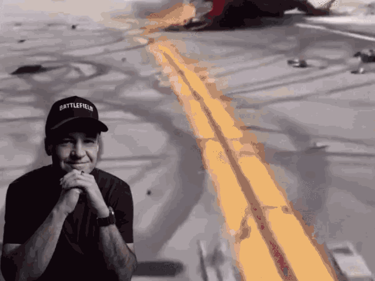 कैलिफोर्निया के एंजेल्स क्रेस्ट हाईवे यह हादसा रविवार दोपहर 12:45 बजे हुआ। - Dainik Bhaskar