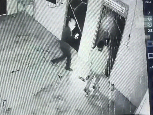 पूनम के भाई और जीजा ने दरवाजे तोड़ दिया और पूनम को ढूंढने लगे थे।