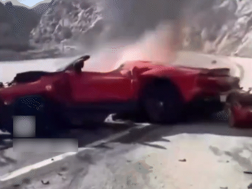 कार में आग लग गई थी, जिसके चलते विंस को समय रहते कार से नहीं निकाला जा सका।