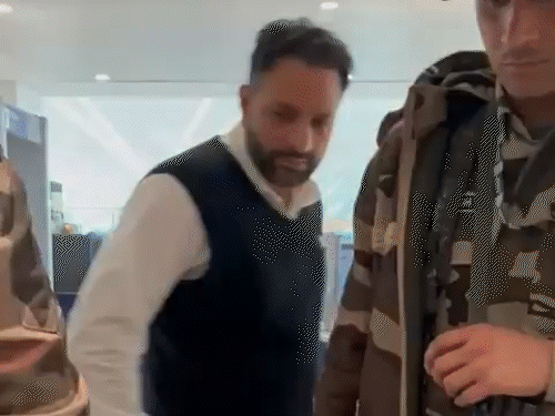 आरोपी पायलट वीरेंद्र सेजवाल का यह वीडियो सोशल मीडिया पर पोस्ट किया गया है। - Dainik Bhaskar