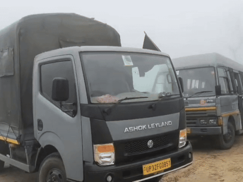 शहीद सुरजीत सिंह का पार्थिव देह परिवार लेकर पहुंचा अग्रोहा। - Dainik Bhaskar