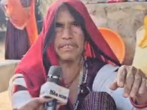 समाज अध्यक्ष सुजानाराम की पत्नी लाछी देवी ने मोबाइल बैन के फैसले को जायज ठहराया।