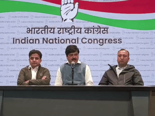 दिल्ली में प्रेस कॉन्फ्रेंस के दौरान अंकिता हत्याकांड का मुद्दा उठाते गणेश गोदियाल।