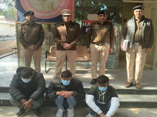 इस मामले में पुलिस पहले ही 3 आरोपियों को जेल भेज चुकी है।