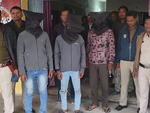 बीजेपी नेता की हत्या मामले में नाबालिग समेत 4 आरोपियों को पुलिस ने गिरफ्तार किया है।