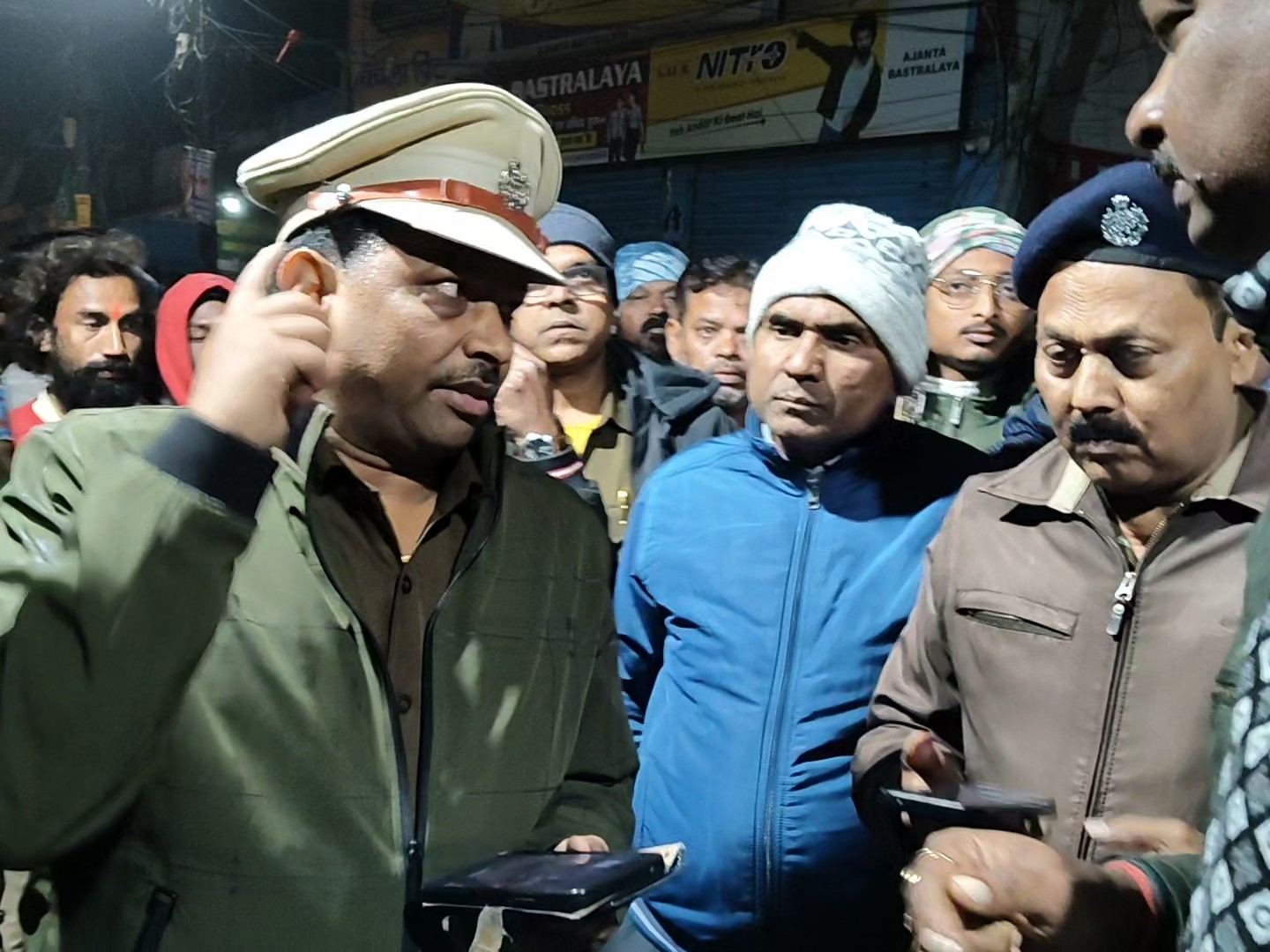 ​​​​​​​जामताड़ा में ज्वैलरी शॉप में लूट, दुकानदार को मारी गोली:  व्यस्त बाजार में बाइक सवार चार बदमाशों ने की वारदात, घायल का इलाज जारी – Jamtara News