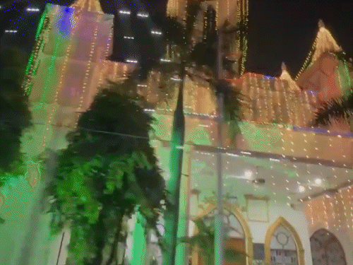 यहां 15 दिन तक क्रिसमस पर्व धूमधाम से मनाया जाता है।