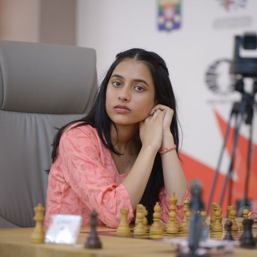 19 साल की दिव्या देशमुख चेस की सबसे युवा वर्ल्ड चैंपियन बनी थीं।