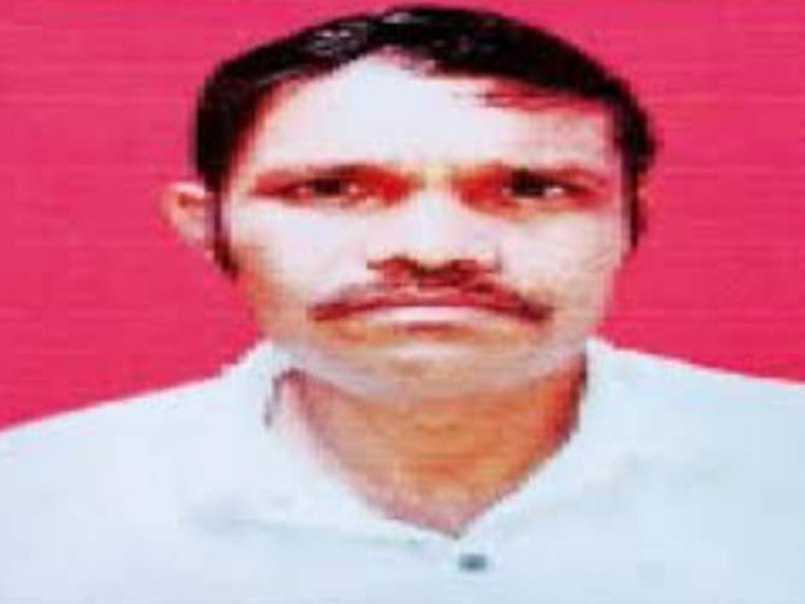 राम नारायण बघेल, जिनकी पीट-पीट कर हत्या कर दी गई।