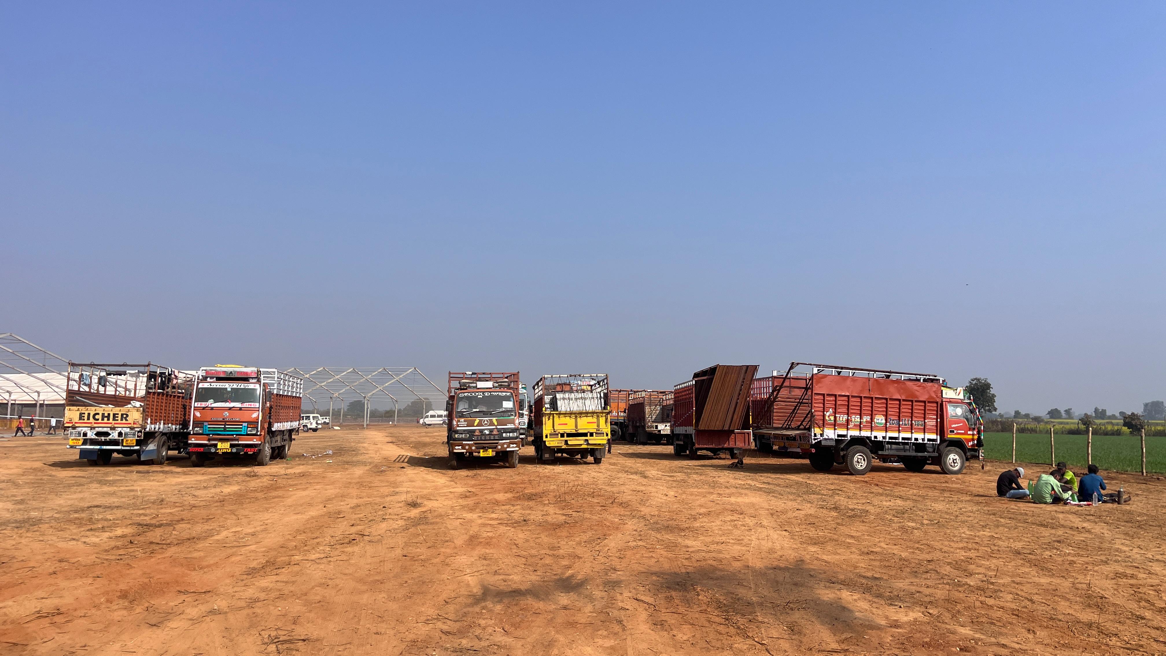 शाह के दौरे के लिए कार्यक्रम स्थल को तैयार किया जा रहा है।