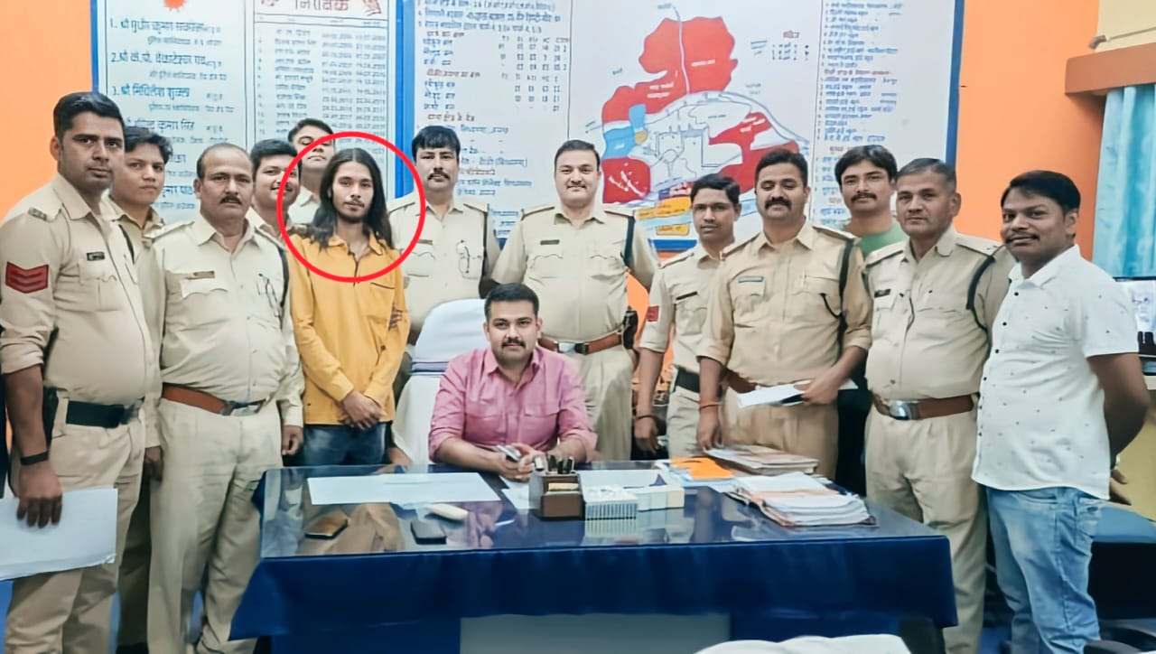 गैंगरेप मामले में पुलिस की गिरफ्त में महंत और कथावाचक सीताराम।