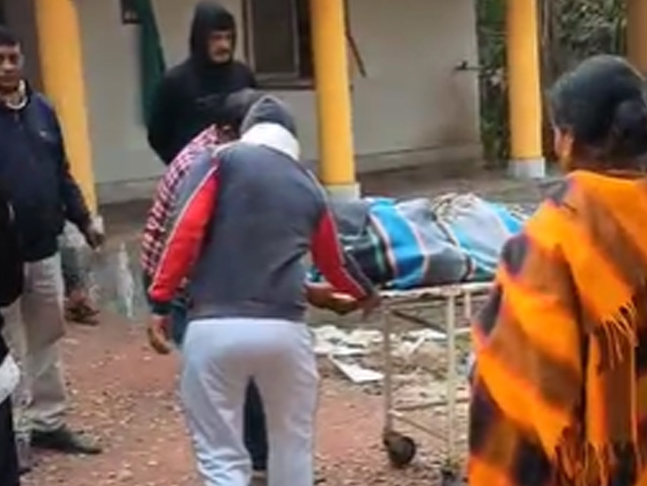 पुलिस ने शव को पोस्टमॉर्टम के लिए सोना जोड़ी सदर अस्पताल भेज दिया।