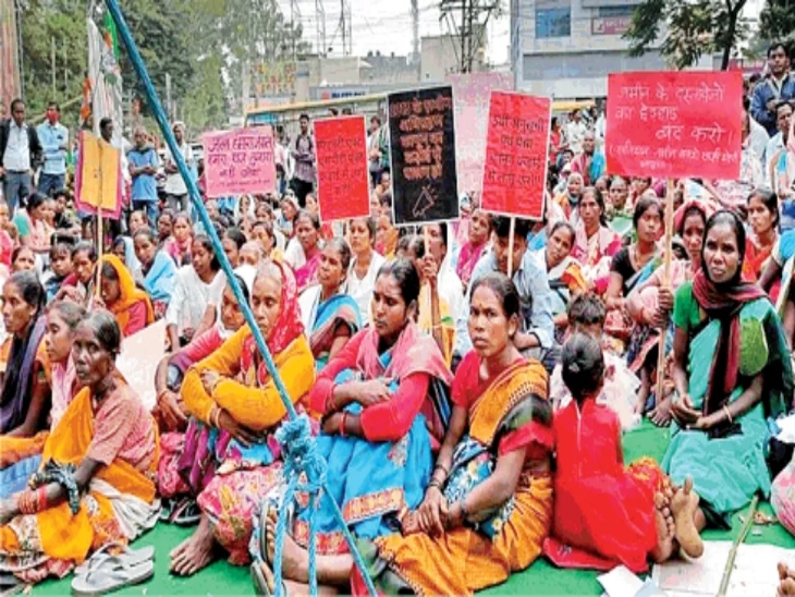 पेसा एक्ट के तहत ग्राम सभा को सबसे महत्वपूर्ण इकाई माना गया है।