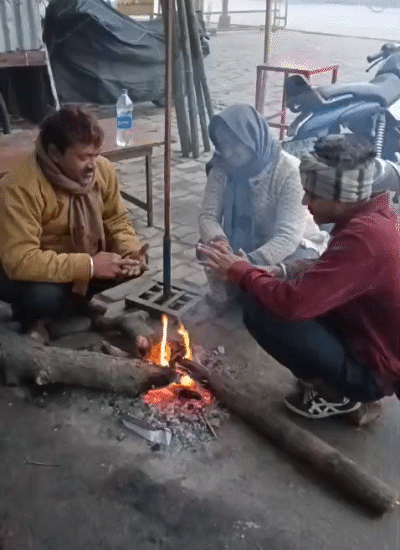 सहारनपुर में गलन बढ़ गई है। लोग अलाव के पास बैठे दिखे।