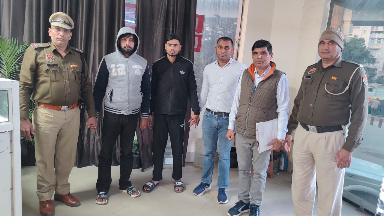 गुरुग्राम में महिला दोस्त को गोली मारने वाले आरोपियों को पुलिस ने पकड़ लिया है।