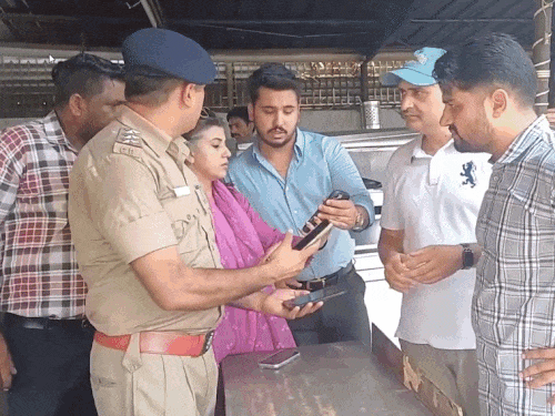 मोहाली कोर्ट में कर्नल पुष्पिंदर मारपीट केस में चार्जशीट फाइल:  इंस्पेक्टर रॉनी मुख्य आरोपी; हाईकोर्ट पहुंचा था मामला, चंडीगढ़ पुलिस को भी सौंपा था – Mohali News