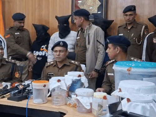 चंडीगढ़ क्राइम बांच ने 3 आरोपियों को गिरफ्तार किया है।