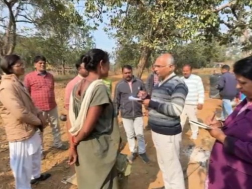 हेल्थ कैंप में अब तक 32 ग्रामीणों में मलेरिया के लक्षण पाए गए हैं।