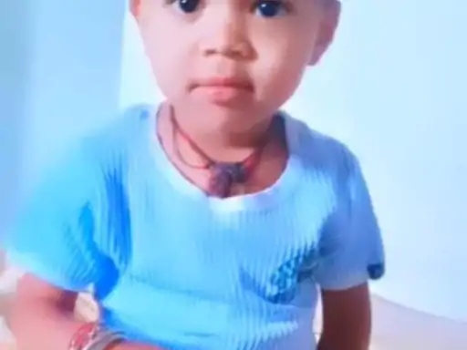 पत्नी की हत्या के बाद 3 साल के मासूम की भी गला घोंटकर हत्या की और शव को तालाब में फेंक दिया।