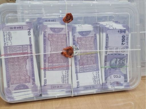 पहले पकड़ी थे पुलिस ने नकली नोट।