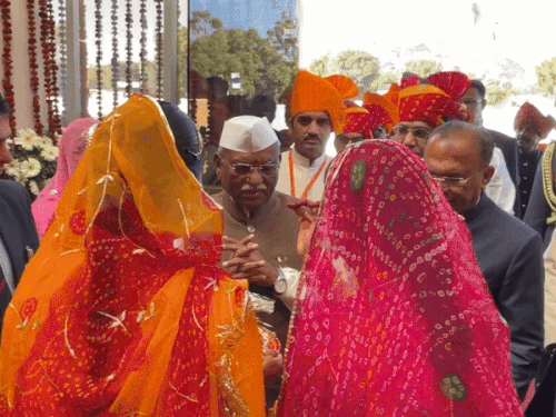 कार्यक्रम में कुल 104677 डिग्री का वितरित की गई। वही समझ में 54 पीएचडी डिग्री और 40 गोल मेडल दिए गए।