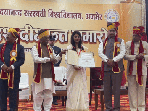 बागड़े ने कहा- आजकल नौकरी बहुत कठिन है। जिसकी बौद्धिक क्षमता बढ़ेगी वहीं नौकरी कर पाएगा। जिनकी नहीं वह पीछे रहेगा।