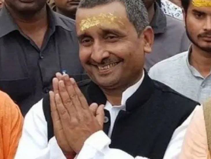 उन्नाव में भाजपा नेता कुलदीप सेंगर और पीड़िता का घर सिर्फ 100 मीटर के फासले पर है।