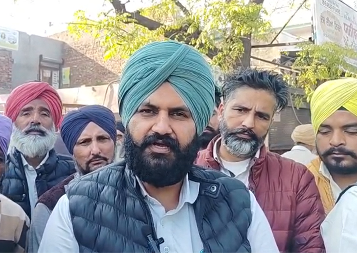परिजनों ने कहा कि पुलिस इस मामले में जल्द सख्त कार्रवाई करे।