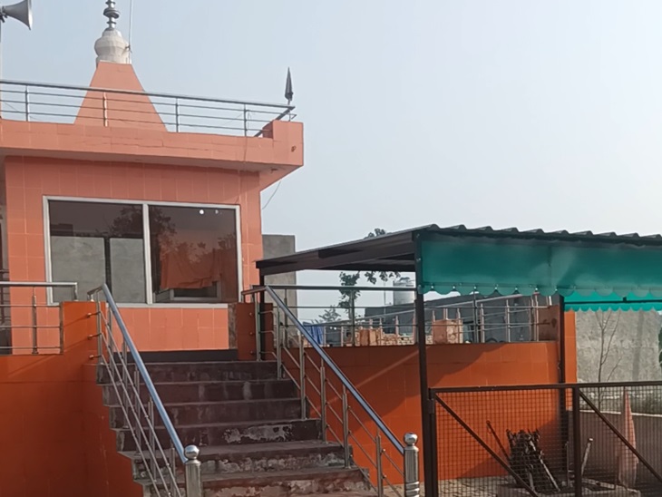 गांव में बना बाबा चूहड़साध का धार्मिक स्थल, जिसके नाम पर गांव बसा।