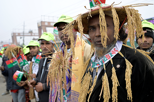 तारिक रहमान वापस ढाका लौट आए हैं। समर्थक उनके इंतजार में नजर आए।