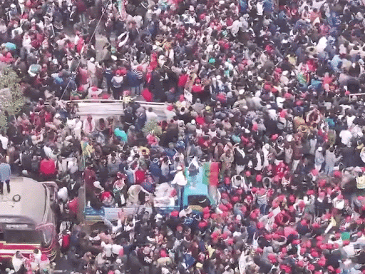 17 साल बाद बांग्लादेश लौटे खालिदा जिया के बेटे तारिक रहमान, ढाका एयरपोर्ट पर जुटे 1 लाख कार्यकर्ता