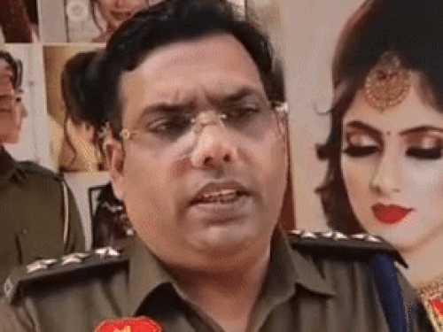 मामले की जानकारी देते हुए DSP रवि खुंडिया।