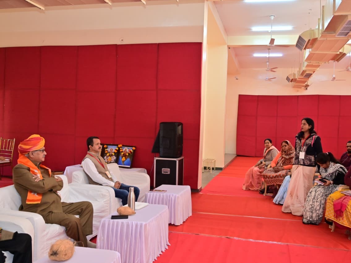 प्रशिक्षण वर्ग के प्रथम सत्र में प्रदेश उपसभाध्यक्ष रूपाराम रलिया ने संगठन की रीति-नीति, उद्देश्य और कार्यपद्धति पर विस्तार से बताया गया।