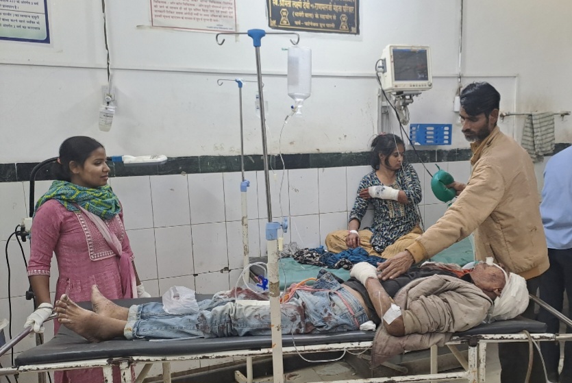 हमले में घायलों को पाली के बांगड़ हॉस्पिटल लाया गया। जहां से जगदीश और दुर्गा जोशी को जोधपुर रेफर कर दिया गया।