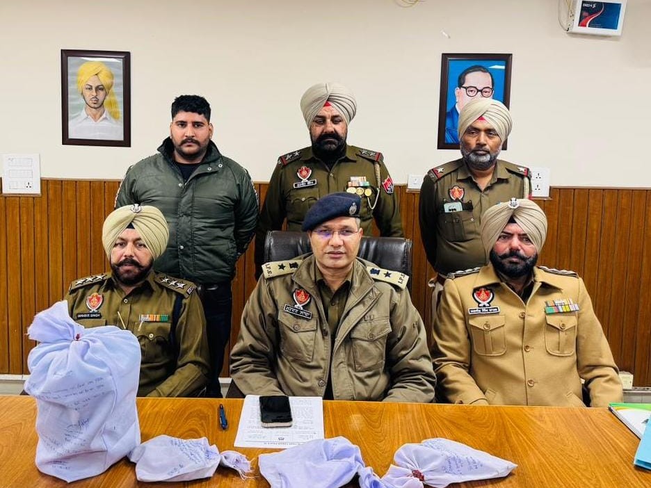 तरनतारन में 6 बदमाश पकड़े:  2 किलो हेरोइन, 2 पिस्टल बरामद; पुलिस को देखकर भगाने लगे थे कार – tarn-taran News