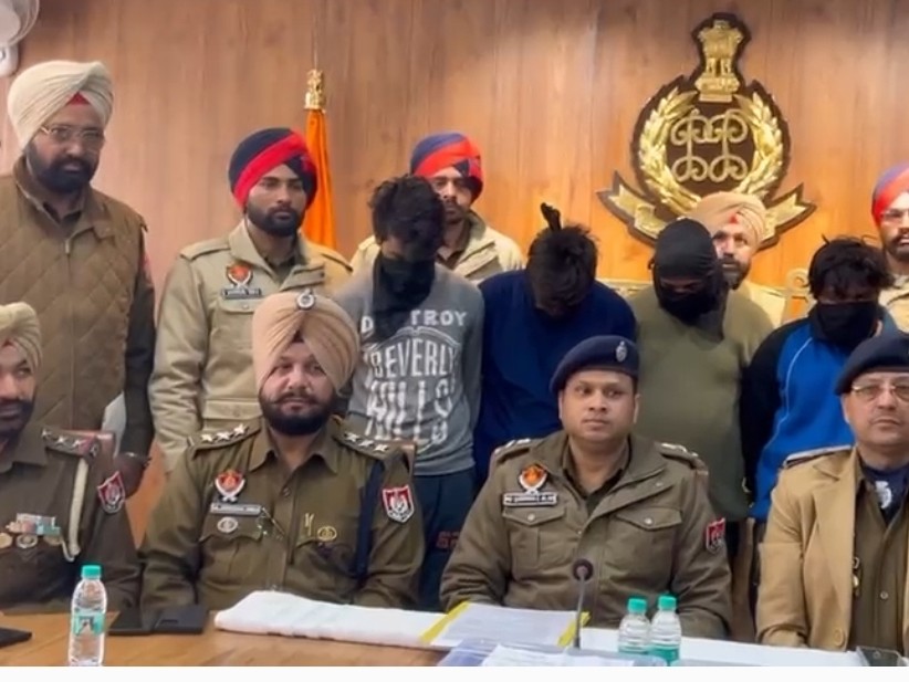 बरनाला में लुटेरों और पुलिस में मुठभेड़:  5 गिरफ्तार, एक के पैर में लगी गोली, पिस्टल-राइफल समेत धारदार हथियार बरामद – Barnala News