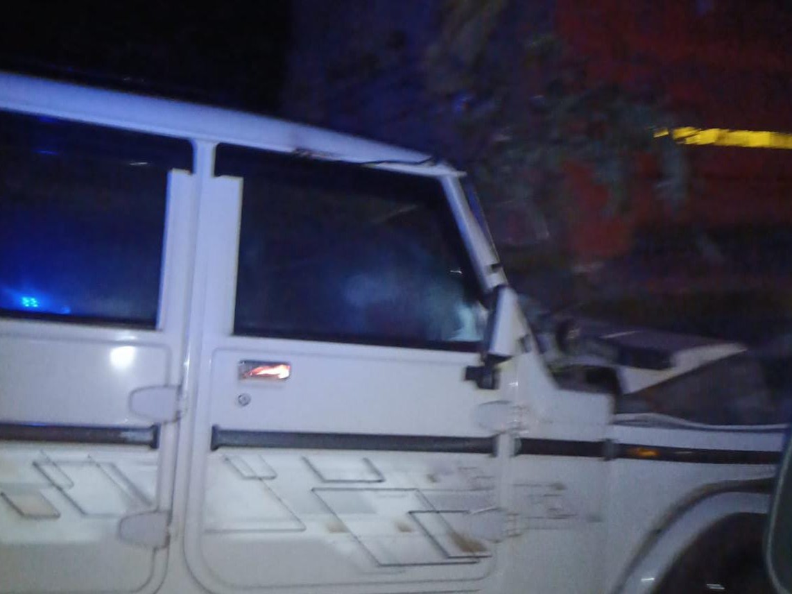 Bolero collided with a parked truck, two people including the driver died.