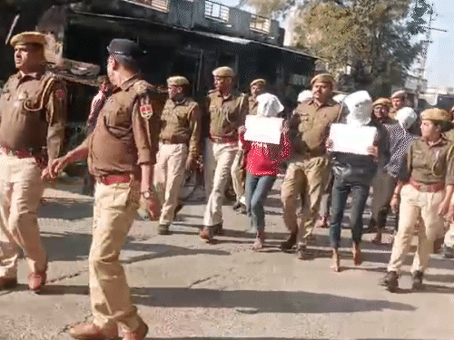 परेड निकालने के दौरान बदमाशों ने माफी भी मांगी थी।