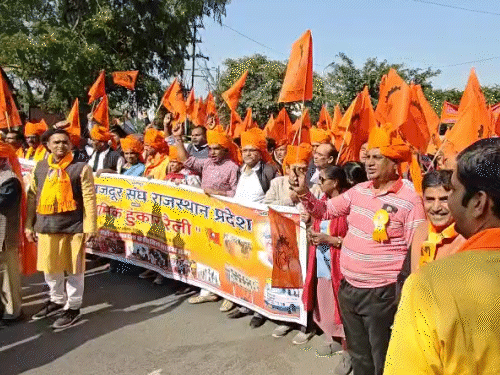 रैली के जरिए मजदूरों ने अपनी लंबित समस्याओं के समाधान की मांग को मजबूती से सरकार के सामने रखा।